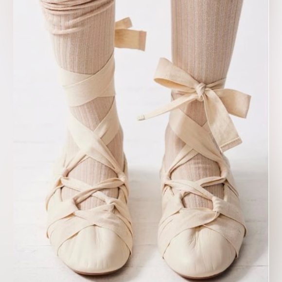 Free People Shoes - NWT Free People Cece Wrap Ballet Flat in Antique White - Size 6